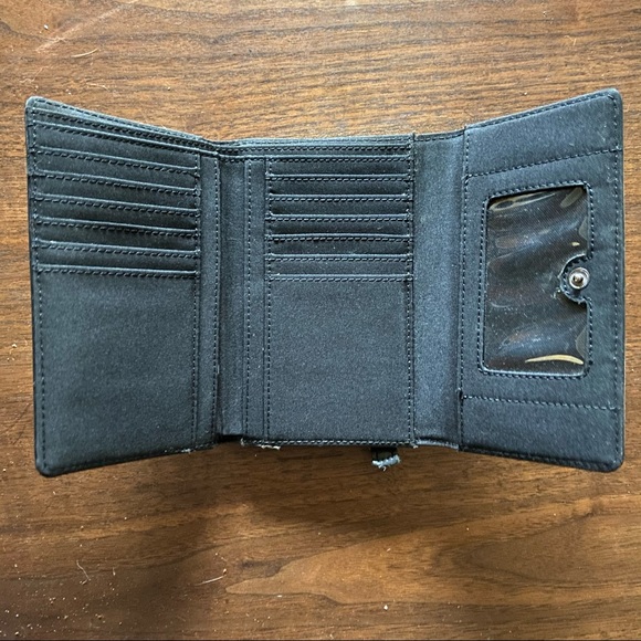 Kenneth Cole Black Leather Trifold Wallet - Picture 2 of 6